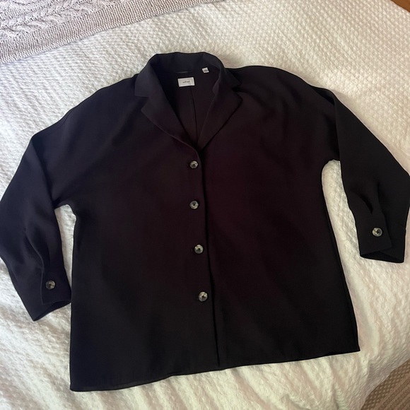 Aritzia Freeform Button Up Shirt Black Crepe Small Oversized EUC - Picture 4 of 11